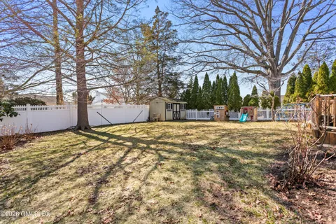 $799,000 | 28 Crestview Avenue, Stamford, CT 06907