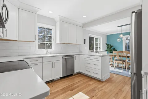 $799,000 | 28 Crestview Avenue, Stamford, CT 06907