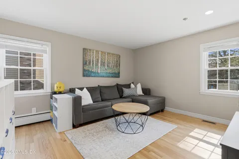 $799,000 | 28 Crestview Avenue, Stamford, CT 06907