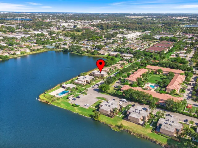$300,000 | 5202 Waterview Circle, Palm Springs, FL 33461