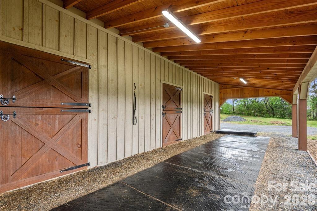 1091 Bill Collins Road Columbus, NC 28722 - Photo 5 of 30 Gallery Image 5