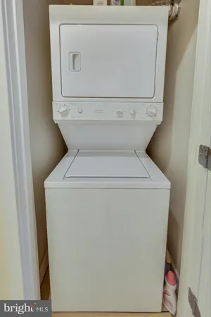 $2,950 | 520 John Carlyle Street, Unit 318, Alexandria, VA 22314