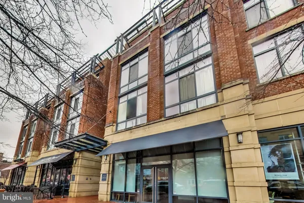 $2,950 | 520 John Carlyle Street, Unit 318, Alexandria, VA 22314