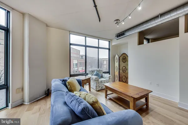 $2,950 | 520 John Carlyle Street, Unit 318, Alexandria, VA 22314
