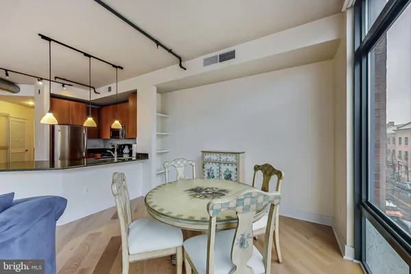 $2,950 | 520 John Carlyle Street, Unit 318, Alexandria, VA 22314