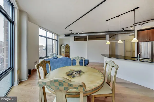 $2,950 | 520 John Carlyle Street, Unit 318, Alexandria, VA 22314