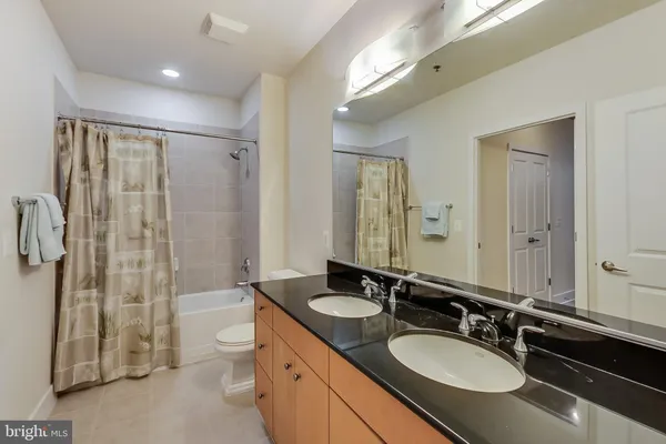 $2,950 | 520 John Carlyle Street, Unit 318, Alexandria, VA 22314