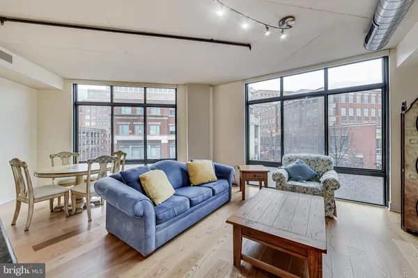 $2,950 | 520 John Carlyle Street, Unit 318, Alexandria, VA 22314