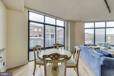$2,950 | 520 John Carlyle Street, Unit 318, Alexandria, VA 22314