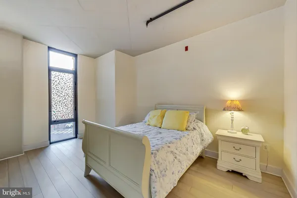 $2,950 | 520 John Carlyle Street, Unit 318, Alexandria, VA 22314