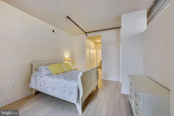 $2,950 | 520 John Carlyle Street, Unit 318, Alexandria, VA 22314