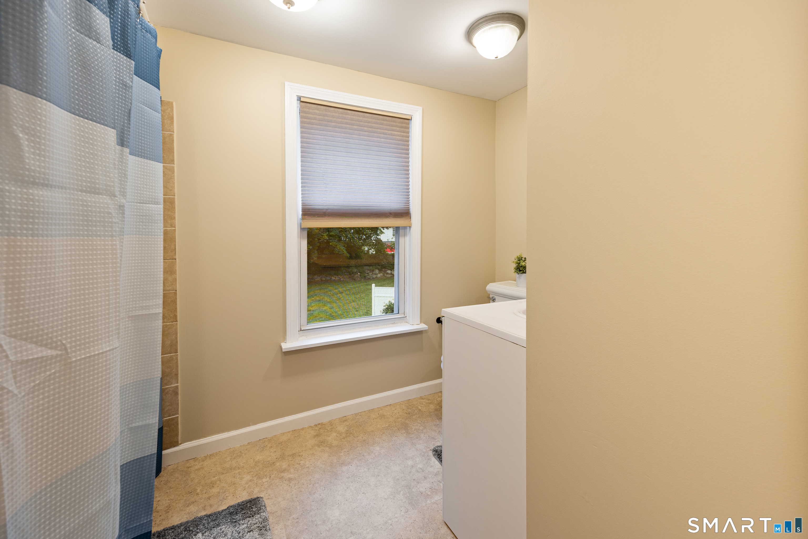 122 Chestnut Grove Road Watertown, CT 06795 - Photo 23 of 40