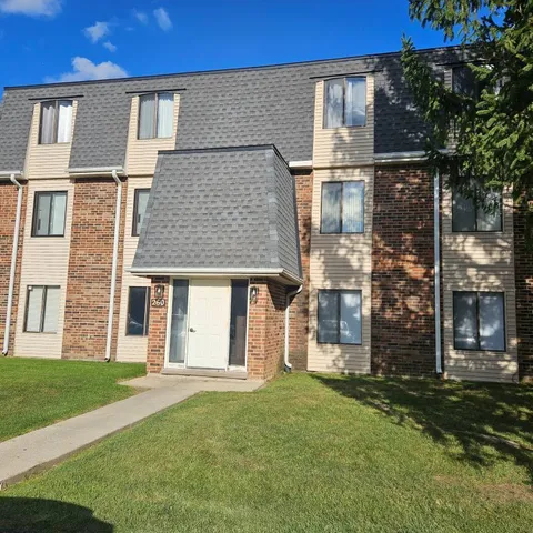 $1,895 | 260 East Court Of Shorewood, Unit 2, Vernon Hills, IL 60061