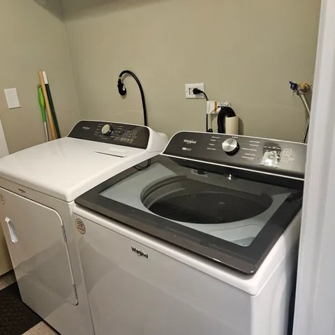 $1,895 | 260 East Court Of Shorewood, Unit 2, Vernon Hills, IL 60061