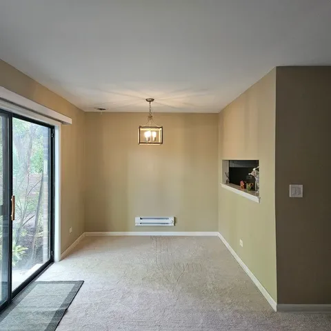 $1,895 | 260 East Court Of Shorewood, Unit 2, Vernon Hills, IL 60061