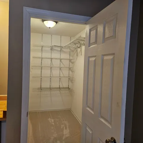 $1,895 | 260 East Court Of Shorewood, Unit 2, Vernon Hills, IL 60061