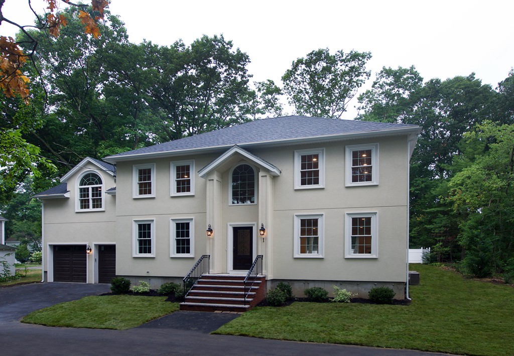 1 Willow Road Lynnfield, MA 01940 - Photo 1 of 17 Gallery Image 1