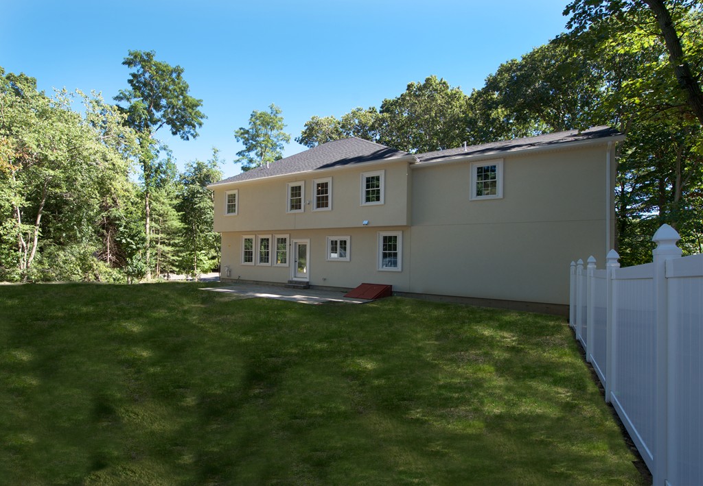 1 Willow Road Lynnfield, MA 01940 - Photo 17 of 17 Gallery Image 17