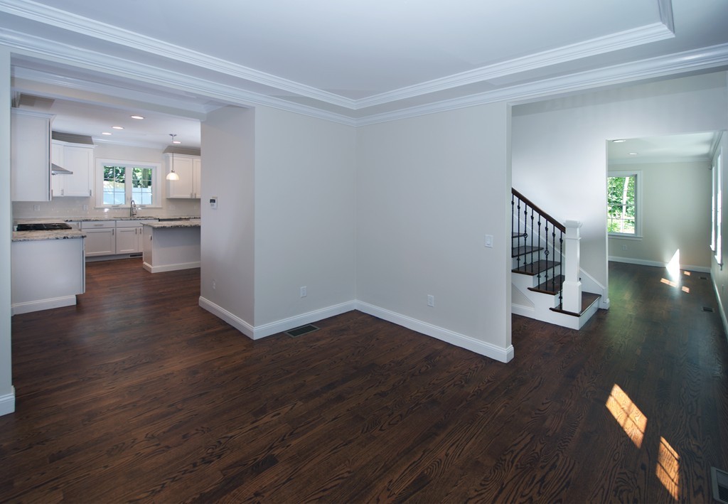 1 Willow Road Lynnfield, MA 01940 - Photo 3 of 17 Gallery Image 3