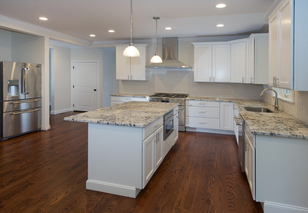 1 Willow Road Lynnfield, MA 01940 - Photo 5 of 17 Gallery Image 5