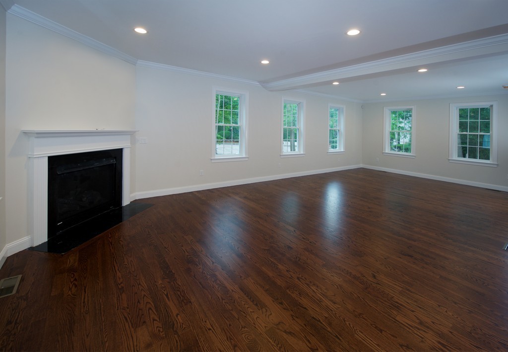 1 Willow Road Lynnfield, MA 01940 - Photo 6 of 17 Gallery Image 6