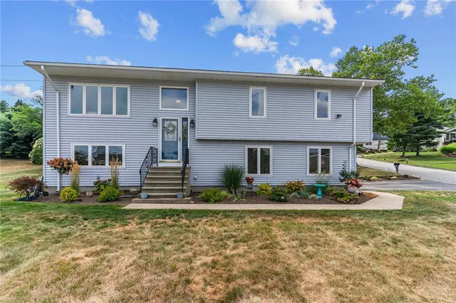 $575,000 | 6 Island View Drive, Warwick, RI 02886