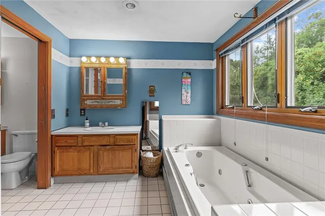 $575,000 | 6 Island View Drive, Warwick, RI 02886