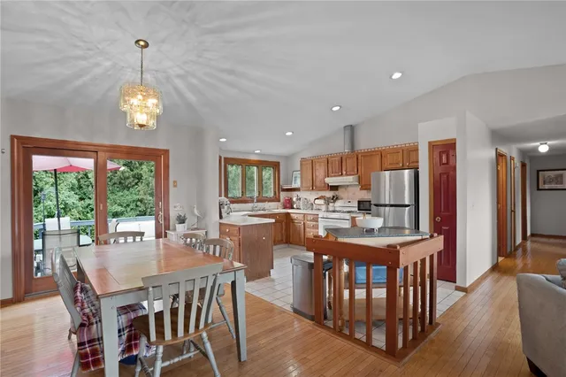 $575,000 | 6 Island View Drive, Warwick, RI 02886