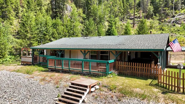 $399,000 | 281 Yocum Lk Road, Ione, WA 99139