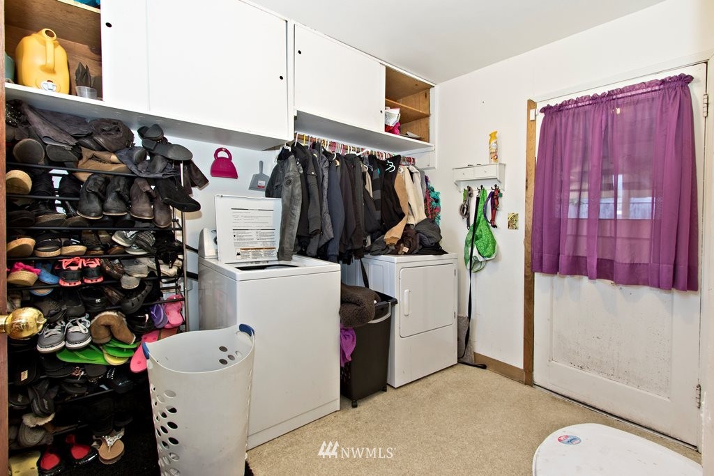 5403 Northeast 4th Street Renton, WA 98059 - Photo 8 of 12