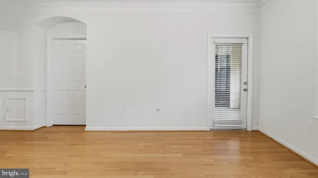 $2,050 | 3 Arch Place, Unit 226, Gaithersburg, MD 20878