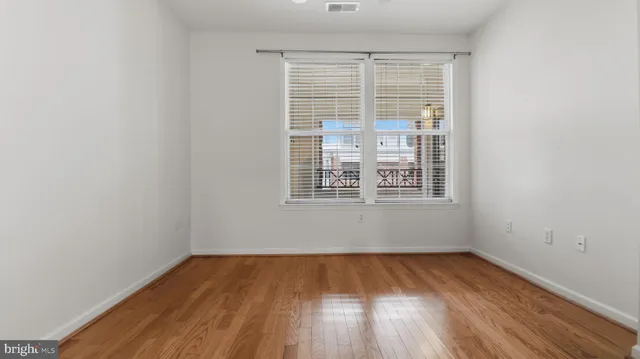 $2,050 | 3 Arch Place, Unit 226, Gaithersburg, MD 20878