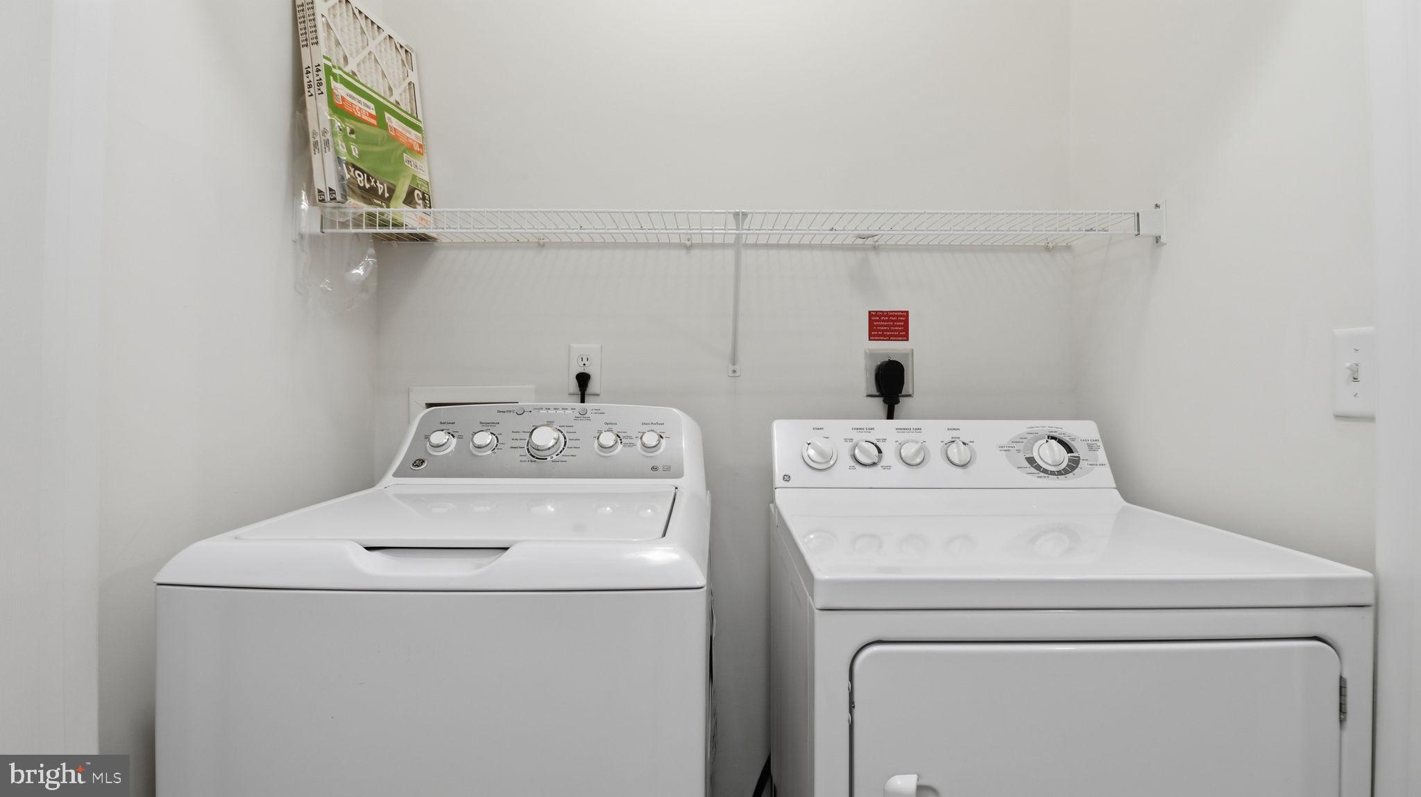 3 Arch Place, Unit 226 Gaithersburg, MD 20878 - Photo 27 of 29 WASHER DRYER