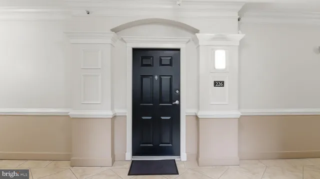 $1,975 | 3 Arch Place, Unit 226, Gaithersburg, MD 20878