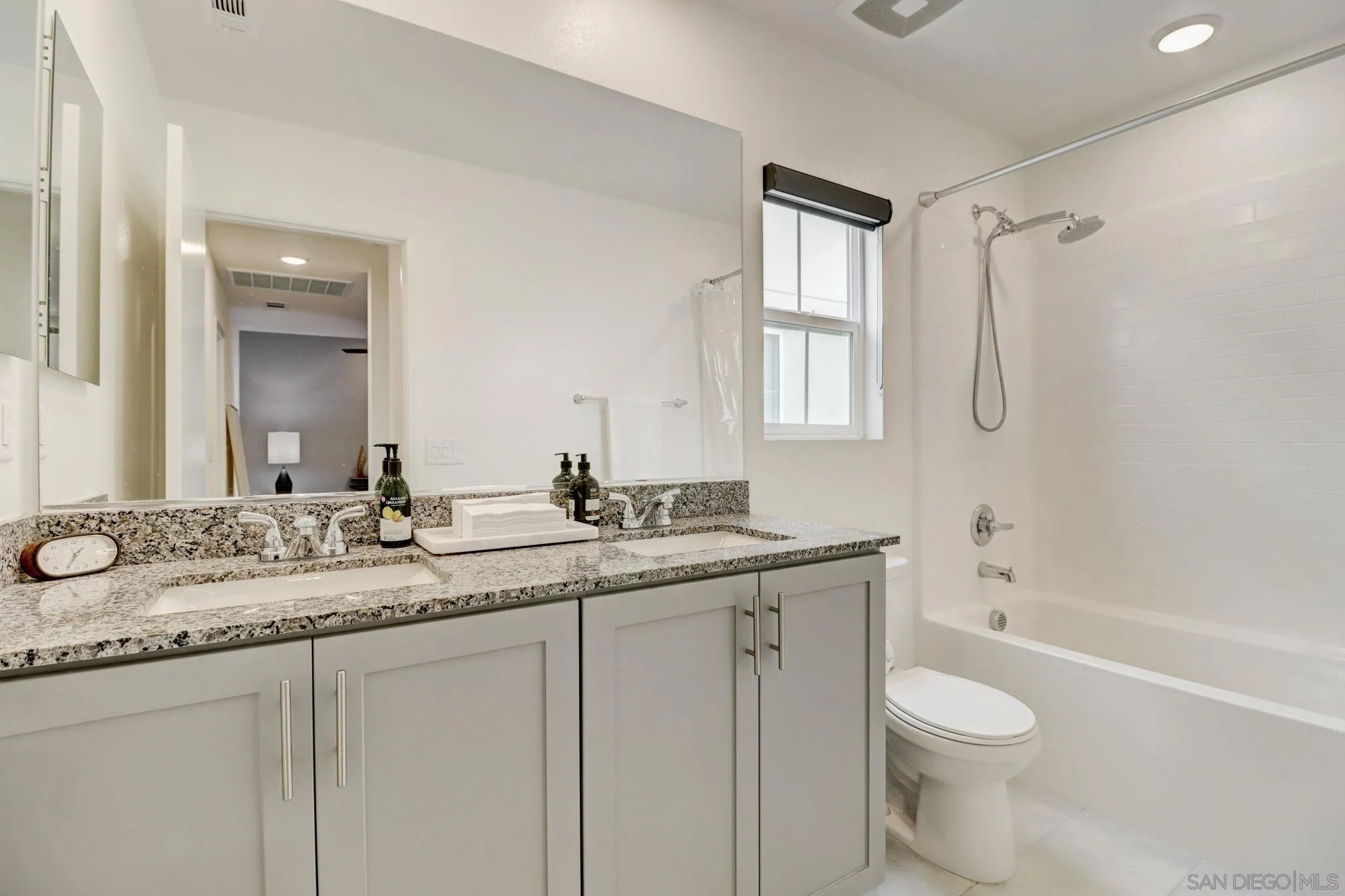 228 Perennial Place Fallbrook, CA 92028 - Photo 38 of 74 Gallery Image 38
