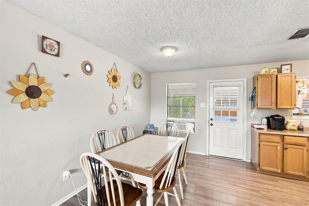 115 Solon Road Waxahachie, TX 75165 - Photo 6 of 13 Eat in Kitchen