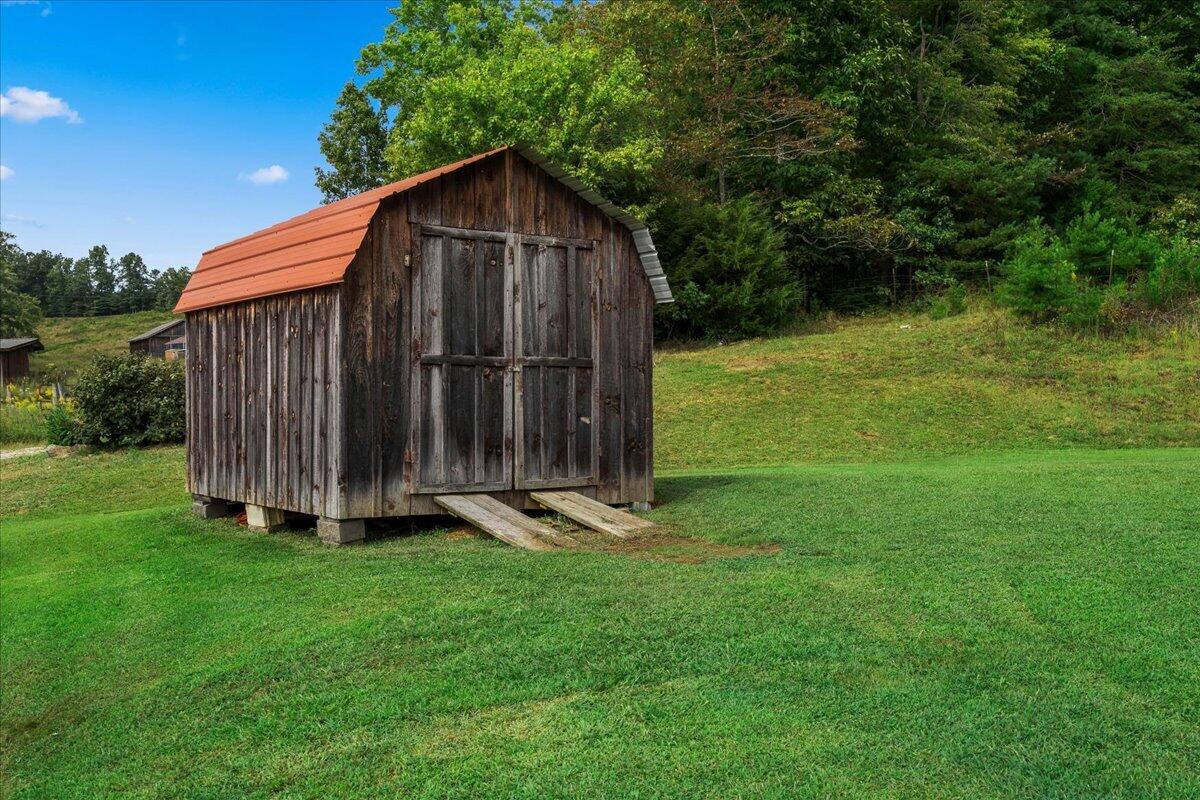 477 Banks Branch Road Campton, KY 41301 - Photo 28 of 46 39-IVA02480