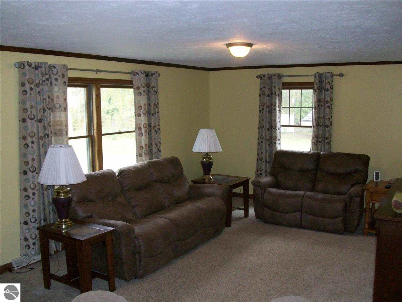 658 East Harrison Road Alma, MI 48801 - Photo 7 of 15 1791201-6.JPG