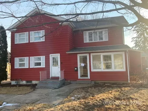 $295,000 | 404 South Wolfe Street, Sandwich, IL 60548