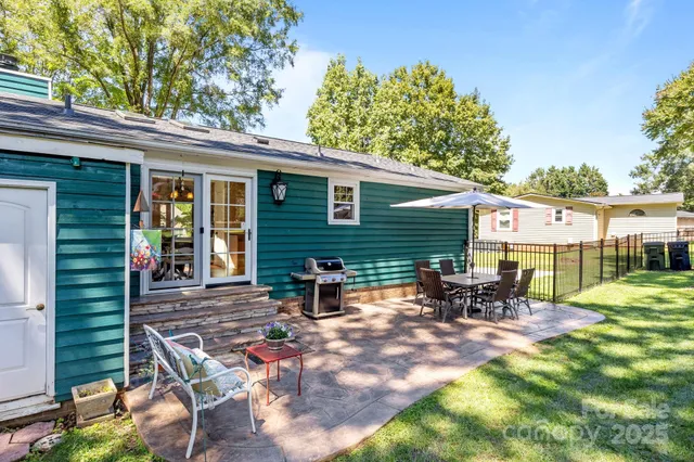 $499,900 | 21300 Sandy Cove Road, Cornelius, NC 28031