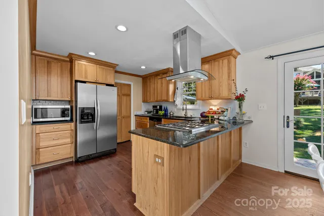 $499,900 | 21300 Sandy Cove Road, Cornelius, NC 28031