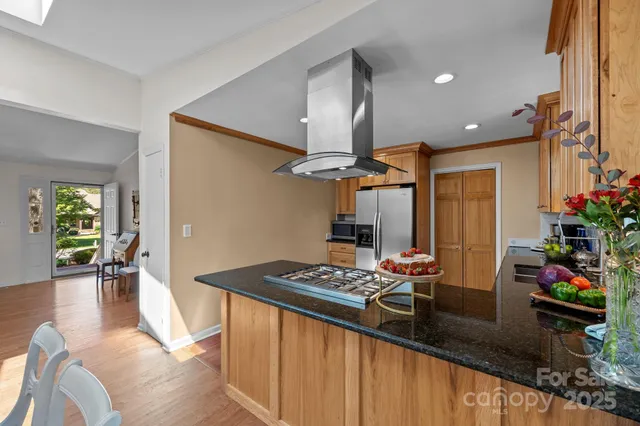 $499,900 | 21300 Sandy Cove Road, Cornelius, NC 28031