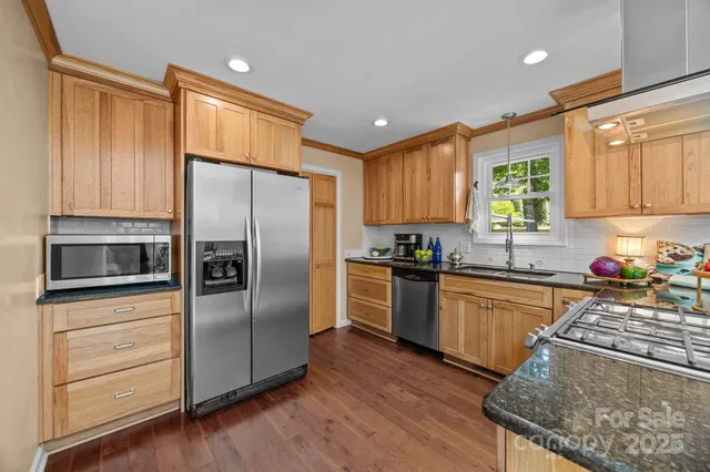 $499,900 | 21300 Sandy Cove Road, Cornelius, NC 28031