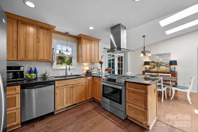 $499,900 | 21300 Sandy Cove Road, Cornelius, NC 28031