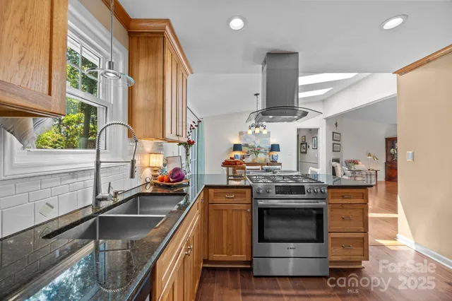 $499,900 | 21300 Sandy Cove Road, Cornelius, NC 28031