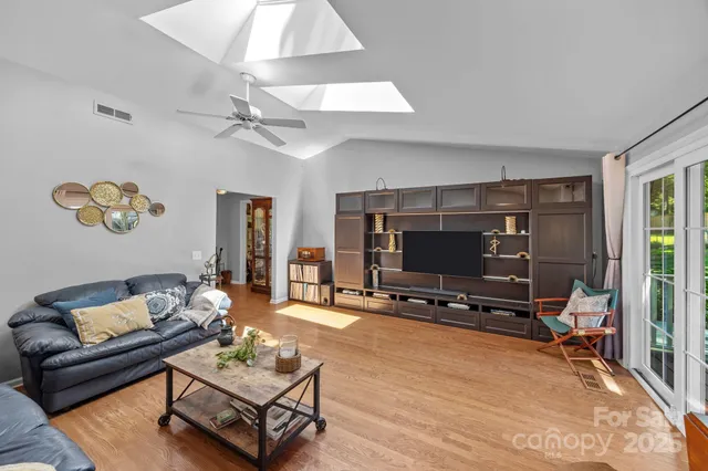 $499,900 | 21300 Sandy Cove Road, Cornelius, NC 28031