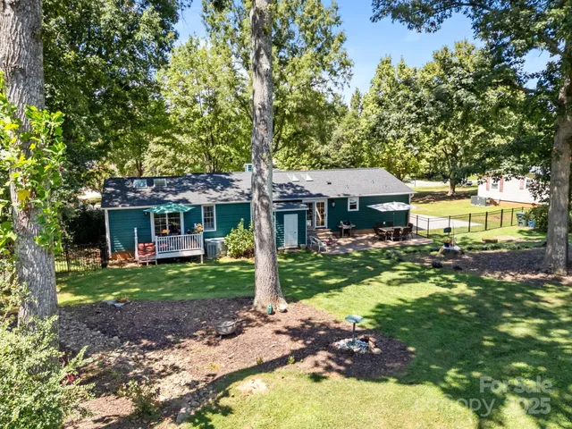 $499,900 | 21300 Sandy Cove Road, Cornelius, NC 28031