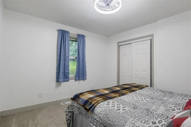 $425,000 | 34621 Wellhouse Avenue, Warsaw, MO 65355