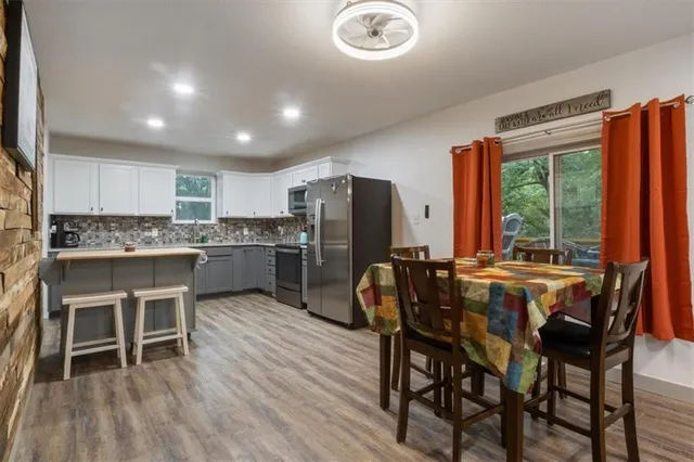 $425,000 | 34621 Wellhouse Avenue, Warsaw, MO 65355