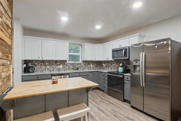 $405,000 | 34621 Wellhouse Avenue, Warsaw, MO 65355